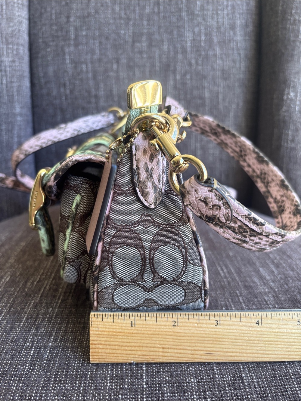 Coach Ashton Shoulder Bag In Signature Jacquard GOLD/OAK MULTI Like New w/Straps - Picture 11 of 16